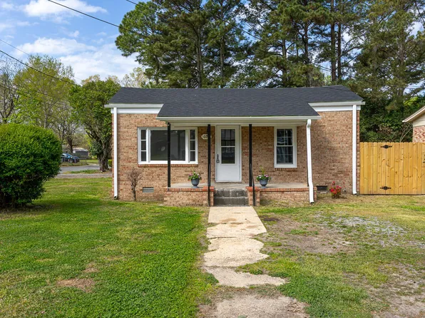 601 E Townsend St, Dunn, NC 28334