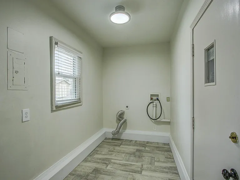 4252 S Cincinnati Ave — Photo 11