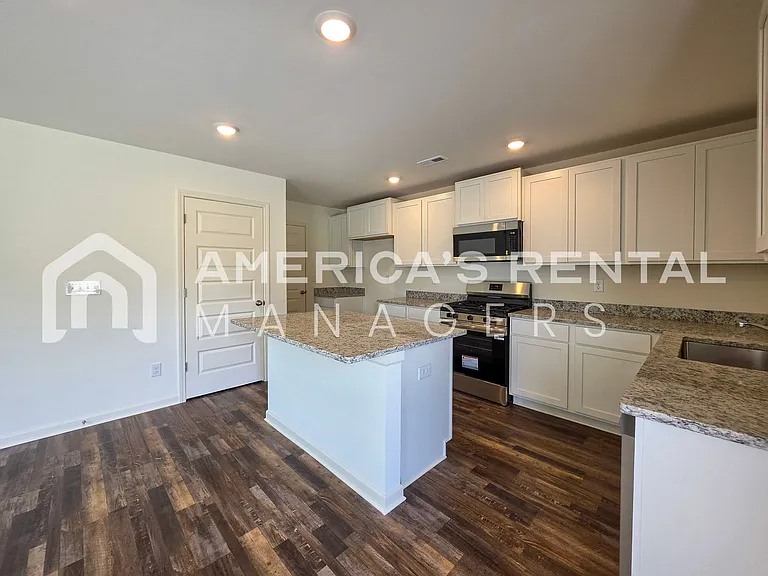 2132 Addison Way SW — Photo 17