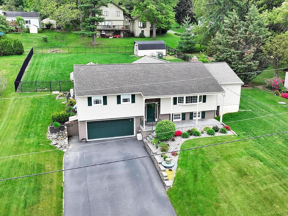 1st image of 230 Edgewood Dr