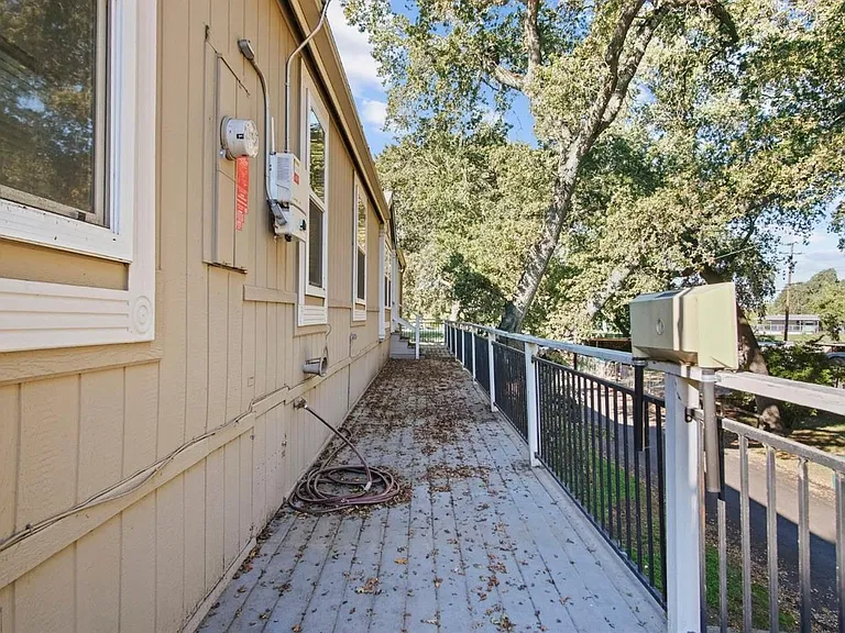 788 E Willow Ave — Photo 32