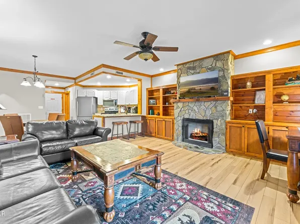206 Forrest Loop Way #16, Gatlinburg, TN 37738