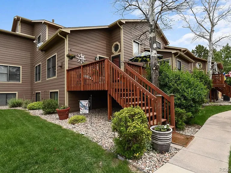 6566 Foxdale Cir — Photo 1