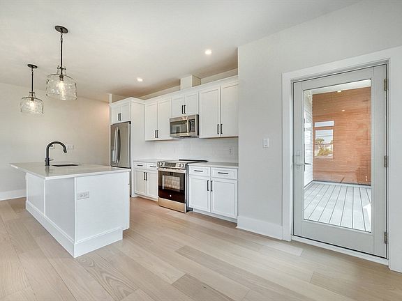 5th image of 62 Foundry St #315