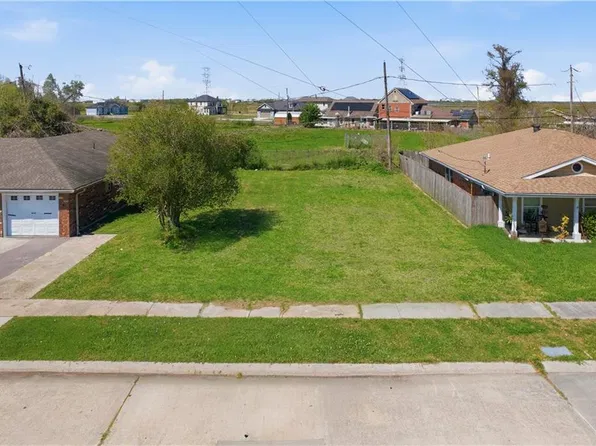 3928 Lyndell Dr, Chalmette, LA 70043