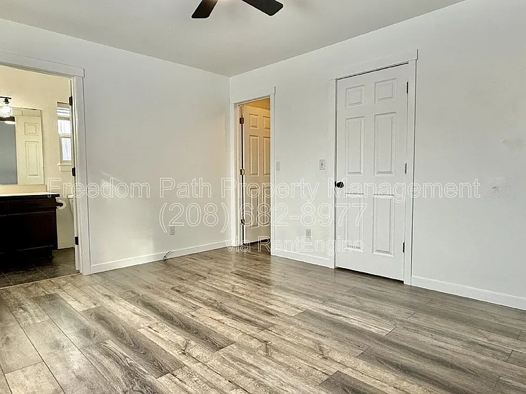 1382 W Tanager Ave — Photo 18
