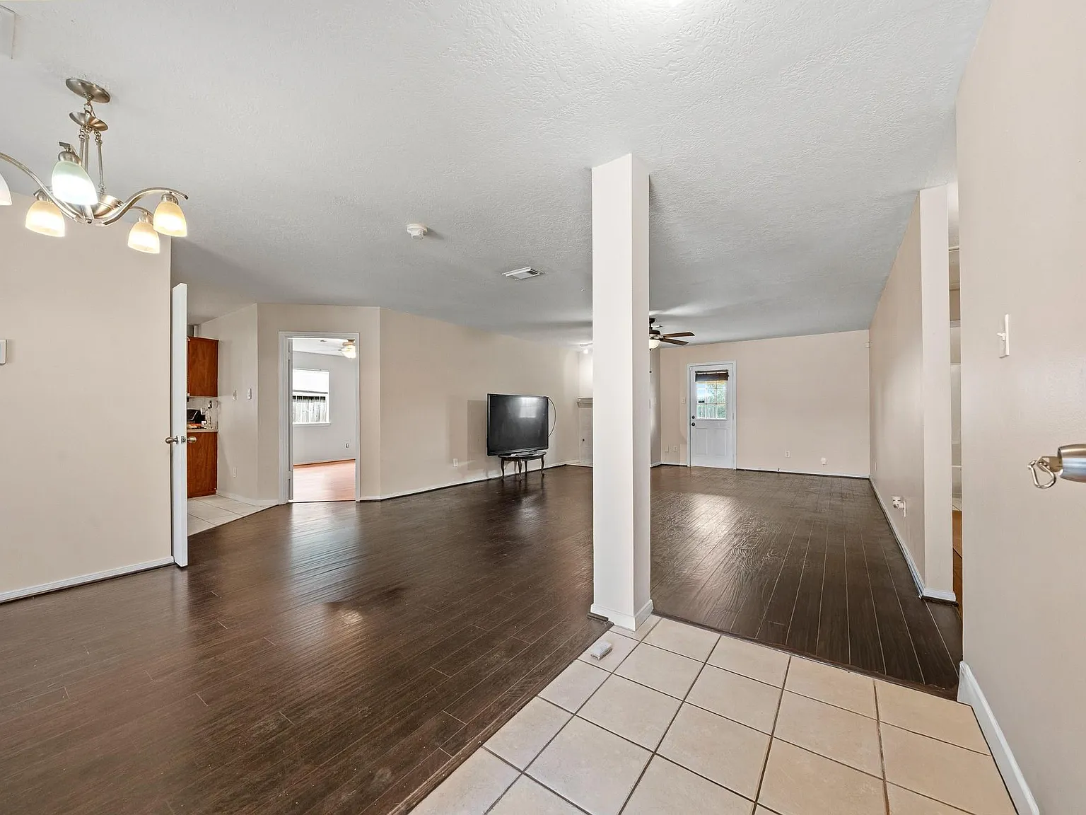 4 bed, 2.0 bath, 1688 sqft, $2,000 — Photo 4