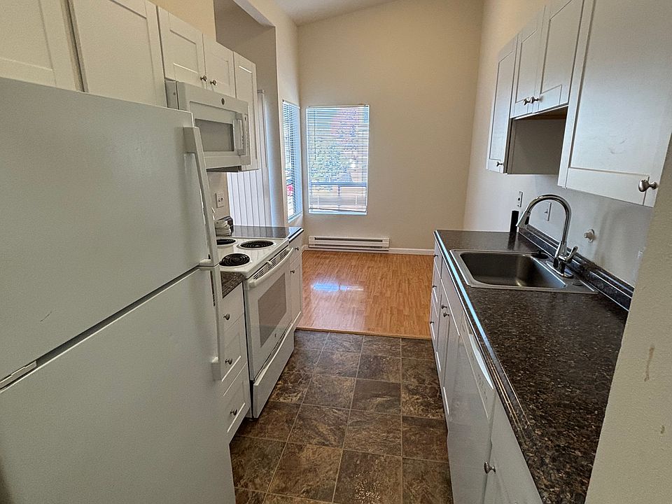 1st image of 3103 NE 120th St APT 201