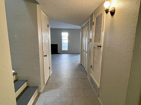 4th image of 712 La Chapa Ave