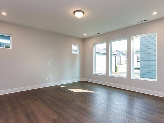 The Pickney - Living Room