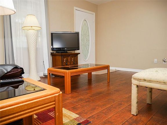 3rd image of 682 E Eagle Ave