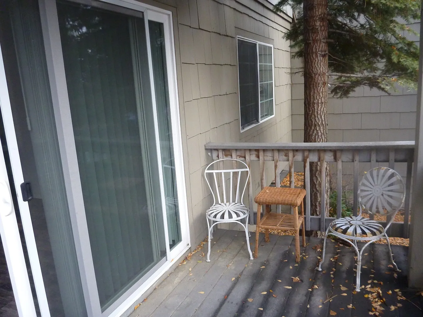2 Bed, 1 bath in Incline Manor Condo Compex — Photo 2