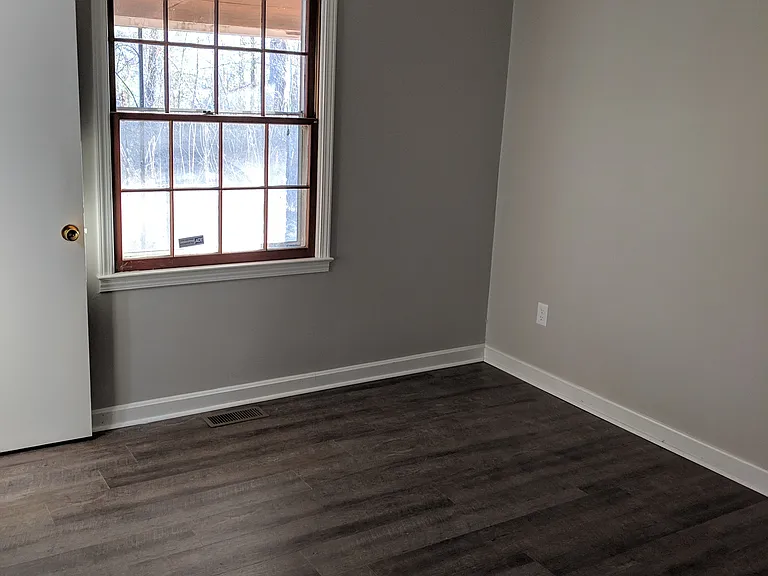 1390 Pleasant Valley Ln — Photo 6