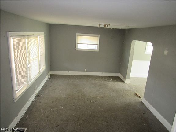 3rd image of 13208 Maplerow Ave