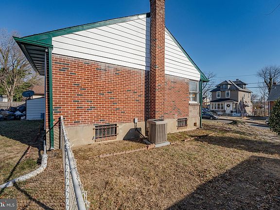 3rd image of 6851 Chandler Ave