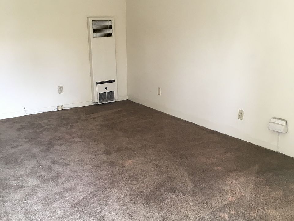 2nd image of 3421 W Florence Ave APT 2