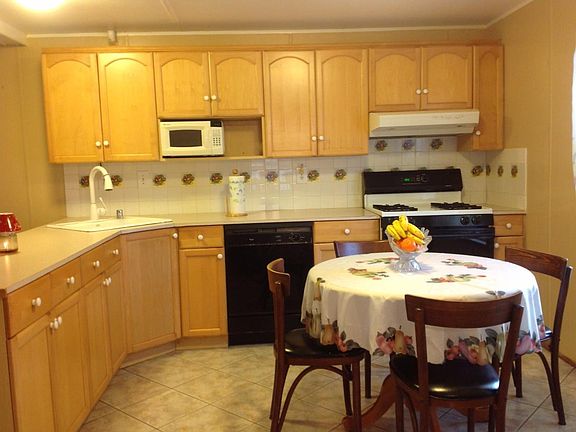 3rd image of 433 Giannotta Way