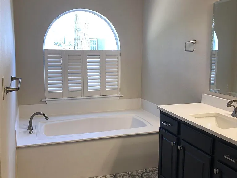 1044 Woodlore Cir — Photo 16
