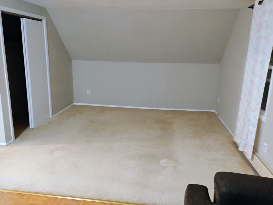 1st image of 33 Cinque Dr Floor 2