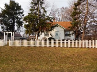 3839 Oxbow Rd, Sodus, MI 49126