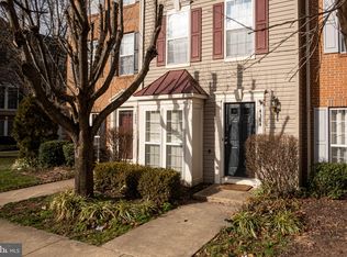 4384 Sutler Hill Sq, Fairfax, VA 22033