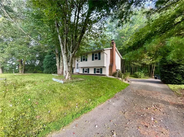 114 Lakeland Dr, Edinboro, PA 16412
