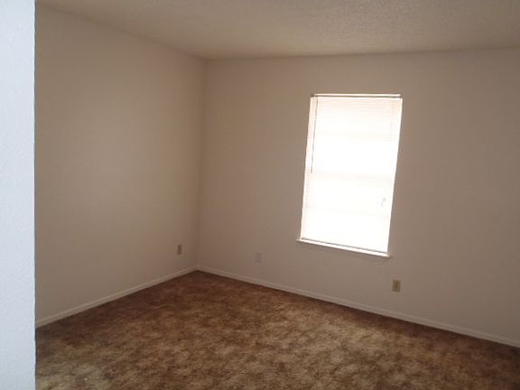 4th image of 1311 Quail Cir APT C