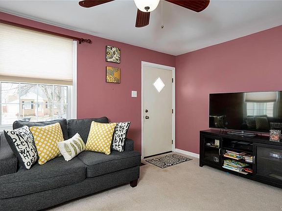5th image of 170 Edgewood Ave