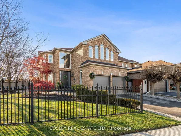 6358 Lisgar Dr, Mississauga, ON L5N 7W1