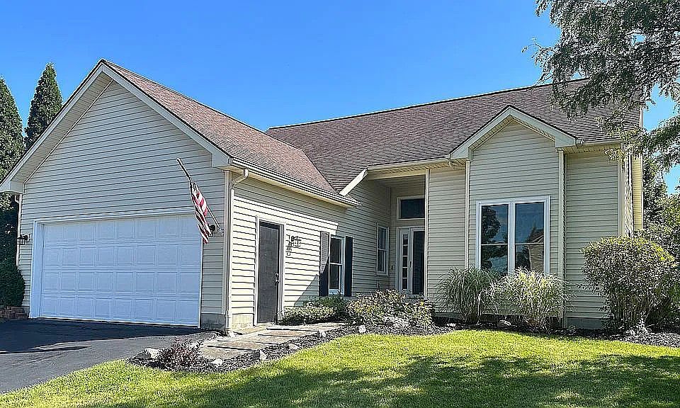 1st image of 101 Stewart Pl