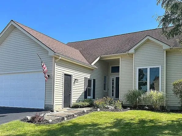 101 Stewart Pl, Canandaigua, NY 14424