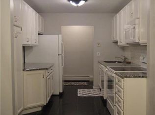 8 Secora Rd APT J1, Monsey, NY 10952