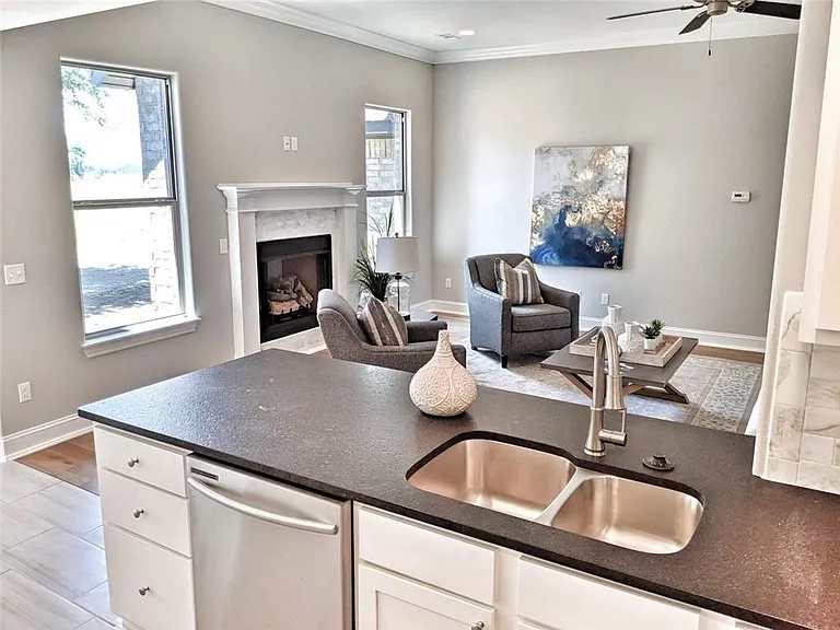 3809 SW Mistletoe Ave — Photo 3