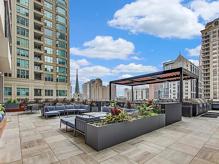 30 E Huron St #5605 — Photo 29