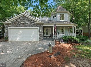 1039 Harbour Dr, Stafford, VA 22554