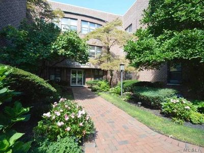 71 Grace Ave APT 2J, Great Neck, NY, 11021