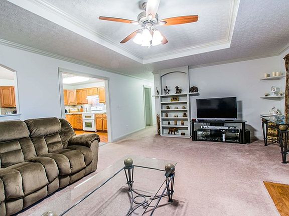 5th image of 141 Poteet Ct