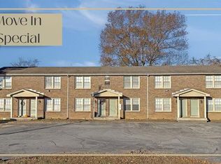 810 E Golfview Pl, Clarksville, TN 37043