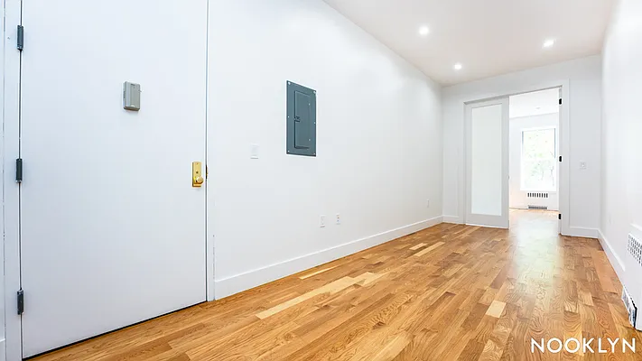 Rented by Nooklyn NYC LLC | media 13
