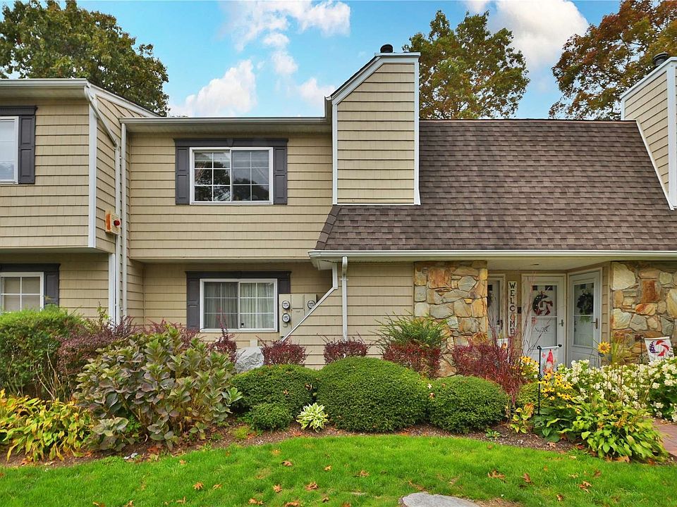 1st image of 283 Lake Pointe Dr #283