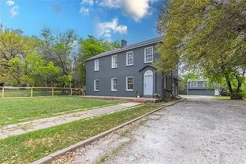 3 bed, 1200 sqft, $1,600 — Photo 3