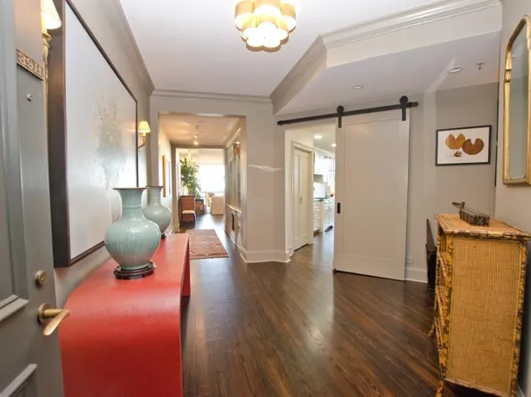 2660 Peachtree Rd NW APT 39H, Atlanta, GA 30305