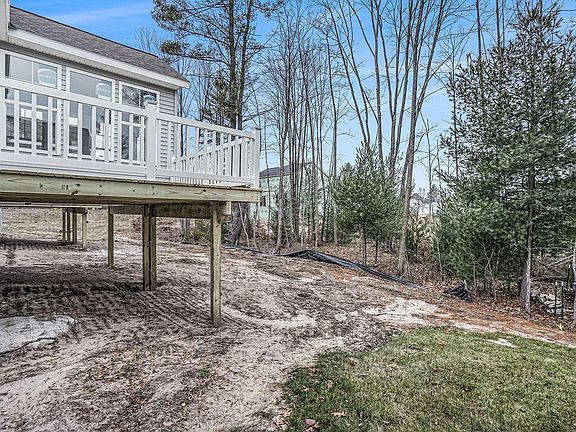 2nd image of 17037 Clayton Dr