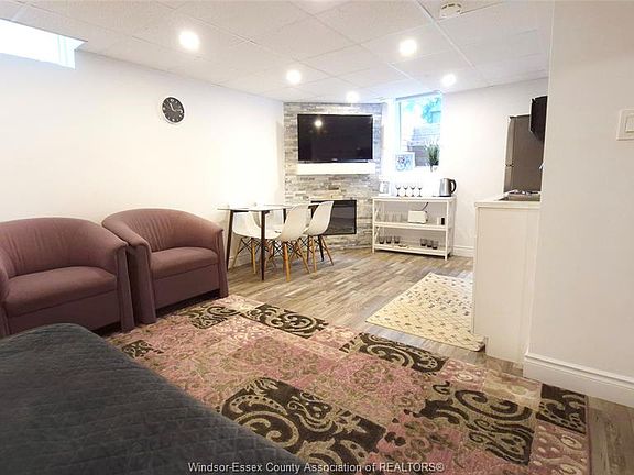 5th image of 265 Geraldine Cres
