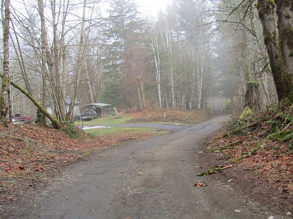 5th image of 570 SE Yarrow Ln