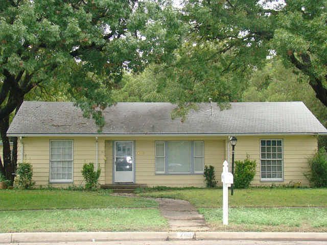 1st image of 709 E Marvin Ave