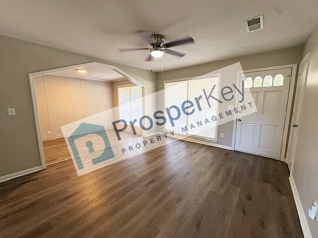 8116 Trafalgar Way — Photo 2