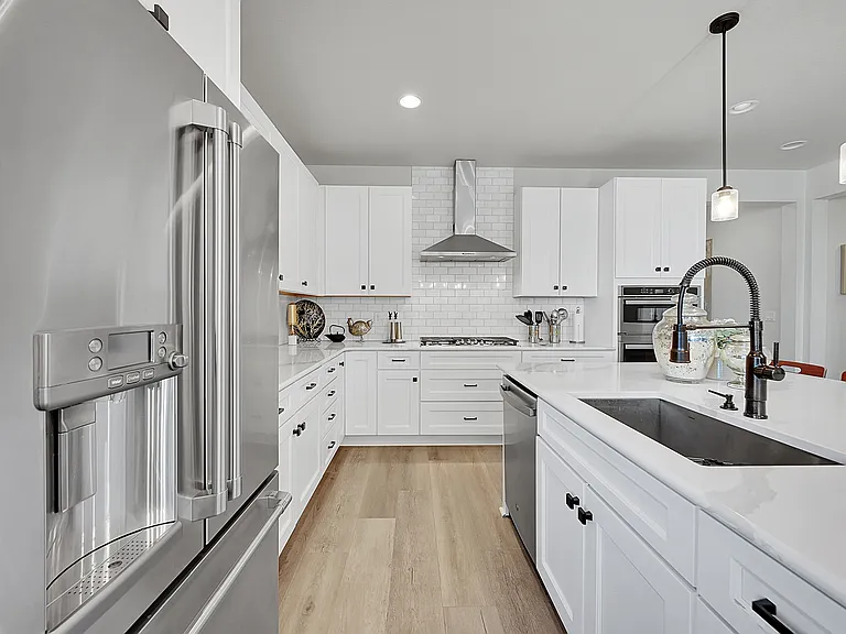 3891 Eaton Park St — Photo 6
