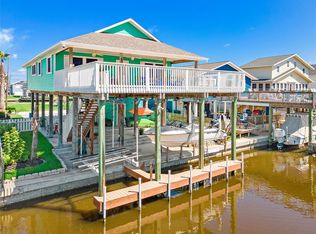 22209 Lampasas Dr, Galveston, TX 77554