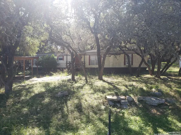 623 ROYAL OAK DR, Canyon Lake, TX 78133